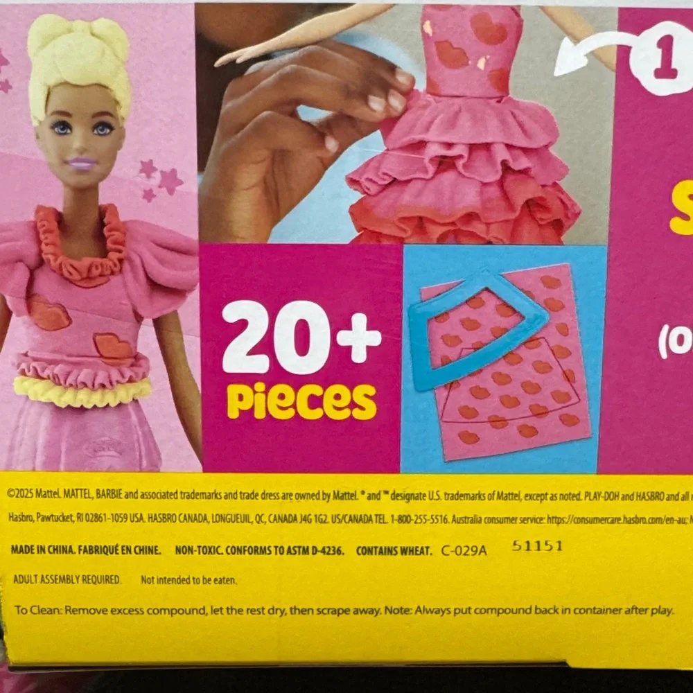 NEW Barbie Designer Fashion Show Set - Pink and Yellow